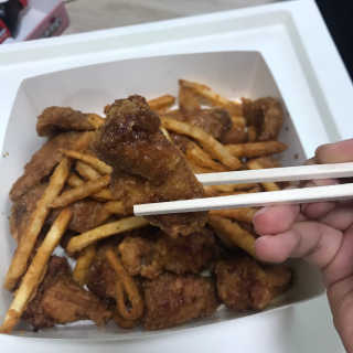 네네치킨 소이크런치윙봉 — 3.5점을 준 리뷰어가 2020년 4월 올린 사용 사진