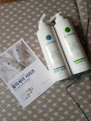일리세이 허니 샴푸 500ml + 허니 바디워시 500ml 세트 — 5점을 준 리뷰어가 2020년 4월 올린 사용 사진