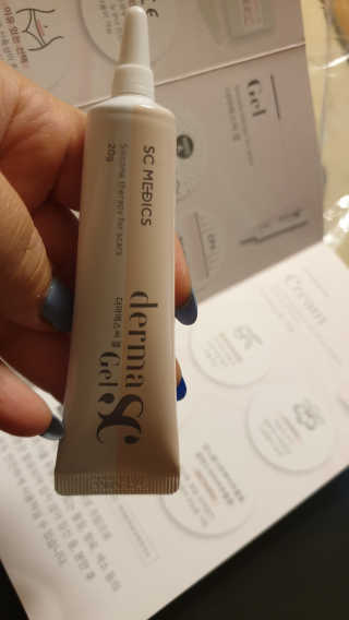 derma SC-Gel 더마에스씨 겔 20g — 5점을 준 리뷰어가 2020년 5월 올린 사용 사진