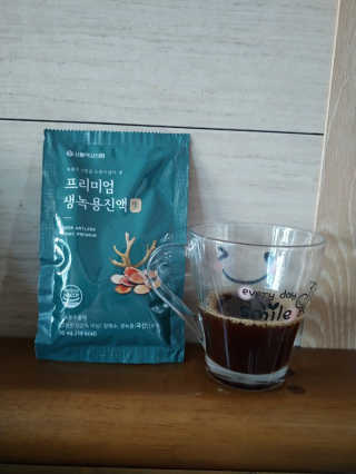 서울약사신협 약사신협_생녹용 진액_70ml x 30포 — 5점을 준 리뷰어가 2020년 10월 올린 사용 사진