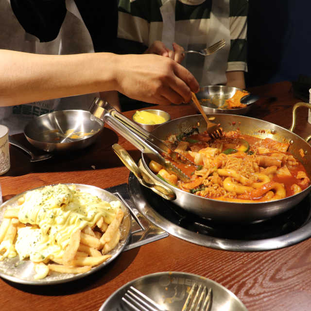 [살롱드곱떡 미아사거리점] 떡볶이 택1+버터갈릭감자 리뷰 사진