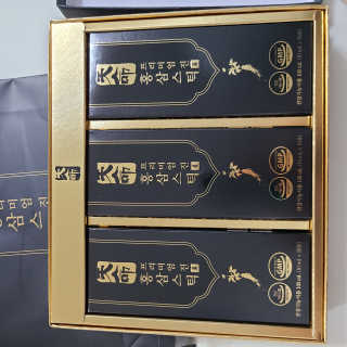 헬스업_천명진프리미엄홍삼스틱_10ml x 30포 — 5점을 준 리뷰어가 2020년 7월 올린 사용 사진