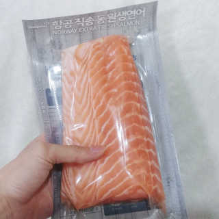 동원산업 항공직송 동원생연어_400g — 5점을 준 리뷰어가 2020년 4월 올린 사용 사진