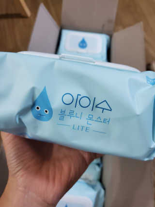아이수 블루니 몬스터 아기 물티슈 — 5점을 준 리뷰어가 2020년 11월 올린 사용 사진