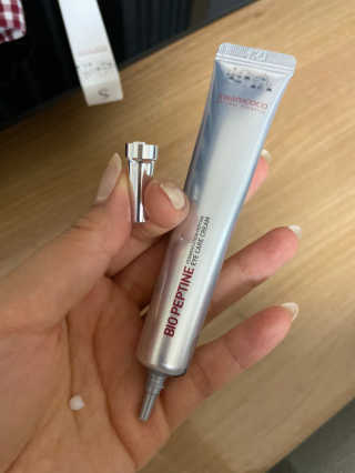 스와니코코 펩타이드 아이크림 튜브형 20ml — 4.5점을 준 리뷰어가 2020년 9월 올린 사용 사진