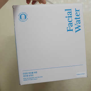 [설랩] 클렌징워터 세안수 500ml x 6팩 — 5점을 준 리뷰어가 2020년 8월 올린 사용 사진