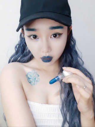 셀프코딩 코드 레드 소프트 립스틱 — 3점을 준 리뷰어가 2020년 8월 올린 사용 사진