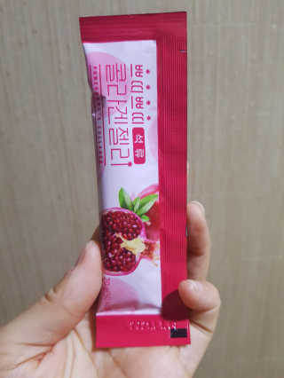 헬스업_쁘띠쁘띠석류콜라겐젤리_20g x 14포 — 5점을 준 리뷰어가 2020년 9월 올린 사용 사진