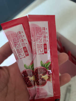 헬스업_쁘띠쁘띠석류콜라겐젤리_20g x 14포 — 5점을 준 리뷰어가 2020년 11월 올린 사용 사진