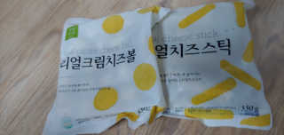 가치식탁 리얼치즈스틱, 리얼크림치즈볼 — 5점을 준 리뷰어가 2020년 8월 올린 사용 사진