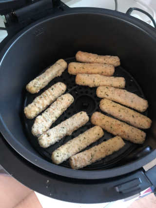 가치식탁 리얼치즈스틱, 리얼크림치즈볼 — 4점을 준 리뷰어가 2020년 8월 올린 사용 사진