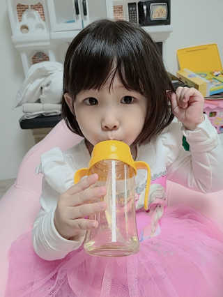 유비맘 PPSU 젖병 노꼭지_260ml_컬러 랜덤 발송 — 5점을 준 리뷰어가 2020년 10월 올린 사용 사진