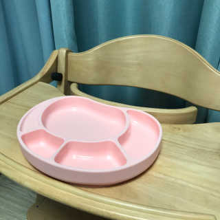 유비맘 캐릭터 실리콘 흡착 식판_색상 랜덤발송 — 5점을 준 리뷰어가 2020년 4월 올린 사용 사진