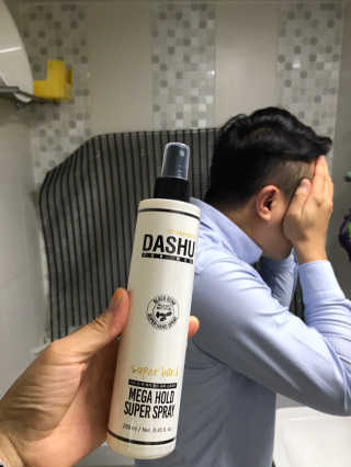 다슈코리아 다슈 포 맨 프리미엄 메가 홀드 슈퍼 스프레이 250ml — 5점을 준 리뷰어가 2020년 7월 올린 사용 사진