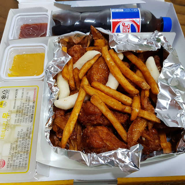 네네치킨 소이크런치윙봉 리뷰 사진