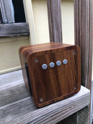 SEVIZ MINI10W 레트로 블루투스 스피커 — 5점을 준 리뷰어가 2020년 9월 올린 사용 사진