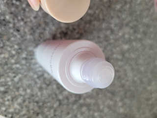 어글리프루프 에센스 스탑디어글리 레드모먼트 에센스 120ml — 5점을 준 리뷰어가 2020년 10월 올린 사용 사진