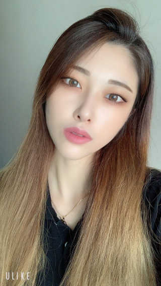 셀프코딩 코드 크러쉬 매트 리퀴드 립스틱+스티커 세트 — 5점을 준 리뷰어가 2020년 9월 올린 사용 사진
