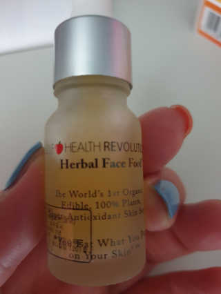 원조 욕세럼 허벌페이스푸드 10ml — 5점을 준 리뷰어가 2020년 6월 올린 사용 사진