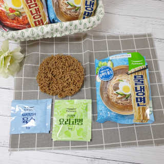 [풀무원] 끝까지 쫄깃한 면발, 풀무원 물냉면 비빔냉면 — 5점을 준 리뷰어가 2020년 5월 올린 사용 사진