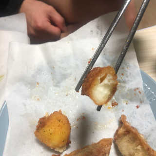 가치식탁 리얼치즈스틱, 리얼크림치즈볼 — 5점을 준 리뷰어가 2020년 10월 올린 사용 사진