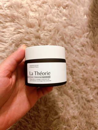 La Theorie Hydrating Ingredients | 하이드레이팅 인그레이디언츠 — 3점을 준 리뷰어가 2020년 5월 올린 사용 사진