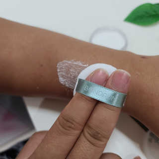 본다움 빠이빠이 세범 파우더 — 5점을 준 리뷰어가 2020년 8월 올린 사용 사진
