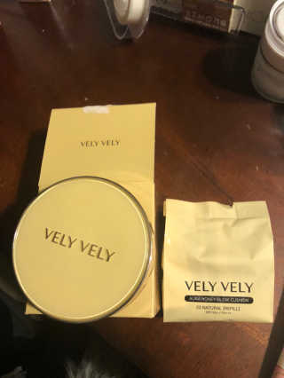 VELY VELY 아우라 허니 글로우 쿠션 — 5점을 준 리뷰어가 2020년 4월 올린 사용 사진