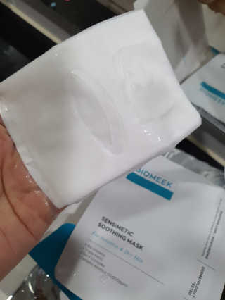 바이오믹 BIOMEEK SENSIMETIC SOOTHING MASK.S — 5점을 준 리뷰어가 2020년 6월 올린 사용 사진