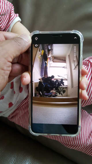 헤이홈 스마트 홈카메라 + 헤이베어 캐릭터커버 — 5점을 준 리뷰어가 2020년 5월 올린 사용 사진