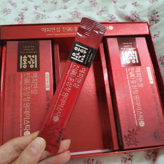 홍건강 해피한삼 진 홍삼정 원데이스틱 10g x 30포 — 5점을 준 리뷰어가 2020년 5월 올린 사용 사진