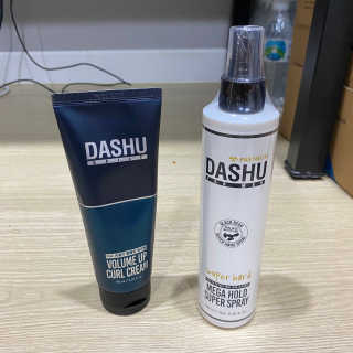 다슈코리아 다슈 포 맨 프리미엄 메가 홀드 슈퍼 스프레이 250ml — 5점을 준 리뷰어가 2020년 8월 올린 사용 사진