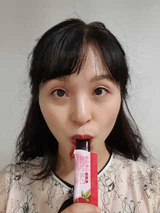 헬스업_쁘띠쁘띠석류콜라겐젤리_20g x 14포 — 5점을 준 리뷰어가 2020년 7월 올린 사용 사진