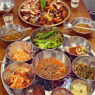 [동네맛집족발] 4개 족발 중 택1 — 5점을 준 리뷰어가 2020년 6월 올린 사용 사진
