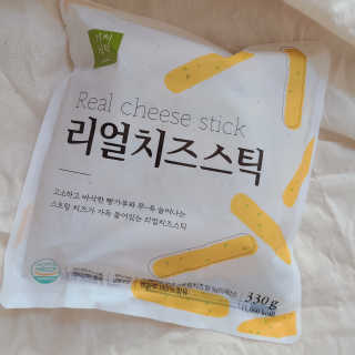 가치식탁 리얼치즈스틱, 리얼크림치즈볼 — 5점을 준 리뷰어가 2020년 8월 올린 사용 사진