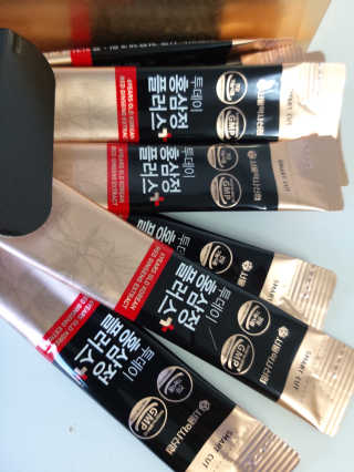 서울약사신협_투데이홍삼정플러스스틱_10g x 30포 — 5점을 준 리뷰어가 2020년 11월 올린 사용 사진