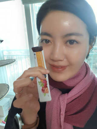 아이케어 ABC주스 이너뷰티 콜라겐 젤리 스틱 — 5점을 준 리뷰어가 2020년 12월 올린 사용 사진