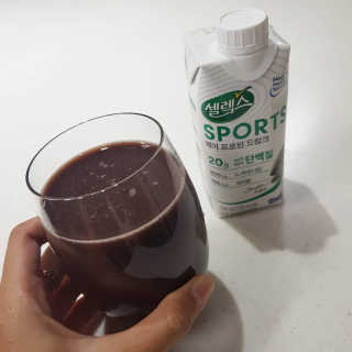 셀렉스스포츠 셀렉스 스포츠 드링크 초콜릿 _ 330ml x 12팩 — 5점을 준 리뷰어가 2020년 10월 올린 사용 사진