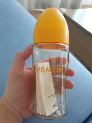 유비맘 PPSU 젖병 노꼭지_260ml_컬러 랜덤 발송 — 5점을 준 리뷰어가 2020년 6월 올린 사용 사진