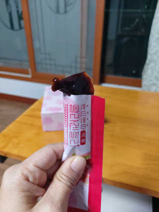 헬스업_쁘띠쁘띠석류콜라겐젤리_20g x 14포 — 5점을 준 리뷰어가 2020년 11월 올린 사용 사진