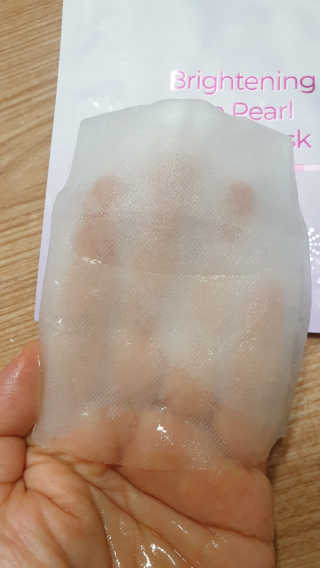 [마더메이드] 브라이트닝 퓨어 진주 마스크 10매입_K — 5점을 준 리뷰어가 2020년 12월 올린 사용 사진