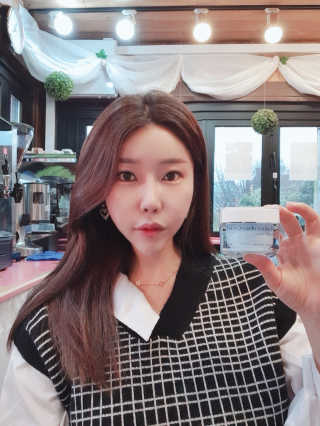 델라본 마린 콜라겐 수분크림 — 5점을 준 리뷰어가 2020년 4월 올린 사용 사진