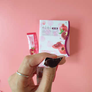 헬스업_쁘띠쁘띠석류콜라겐젤리_20g x 14포 — 5점을 준 리뷰어가 2020년 9월 올린 사용 사진