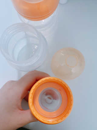 유비맘 신생아젖병 120ml 트리플팩_ 젖꼭지 포함 — 5점을 준 리뷰어가 2020년 8월 올린 사용 사진