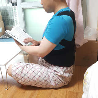까사앤지오 [바로펴 밴드] 허리와 어깨를  동시에 교정하세요 — 3.5점을 준 리뷰어가 2020년 5월 올린 사용 사진