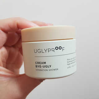 어글리프루프 크림 바이어글리 하이드레이션 샤워 50ml — 5점을 준 리뷰어가 2020년 12월 올린 사용 사진