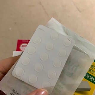 엘라밴드 하이드로 도트 스팟패치 12mm, 티트리 — 5점을 준 리뷰어가 2020년 8월 올린 사용 사진