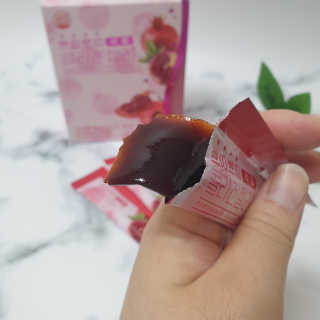 헬스업_쁘띠쁘띠석류콜라겐젤리_20g x 14포 — 5점을 준 리뷰어가 2020년 8월 올린 사용 사진
