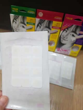 엘라밴드 하이드로 도트 스팟패치 12mm, 10mm, 티트리 — 4점을 준 리뷰어가 2020년 9월 올린 사용 사진