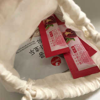 헬스업_쁘띠쁘띠석류콜라겐젤리_20g x 14포 — 3점을 준 리뷰어가 2020년 8월 올린 사용 사진